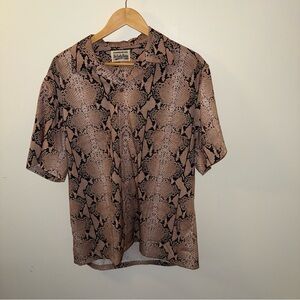 The Guilty Parties Snake Print Short Sleeve Shirt L/G